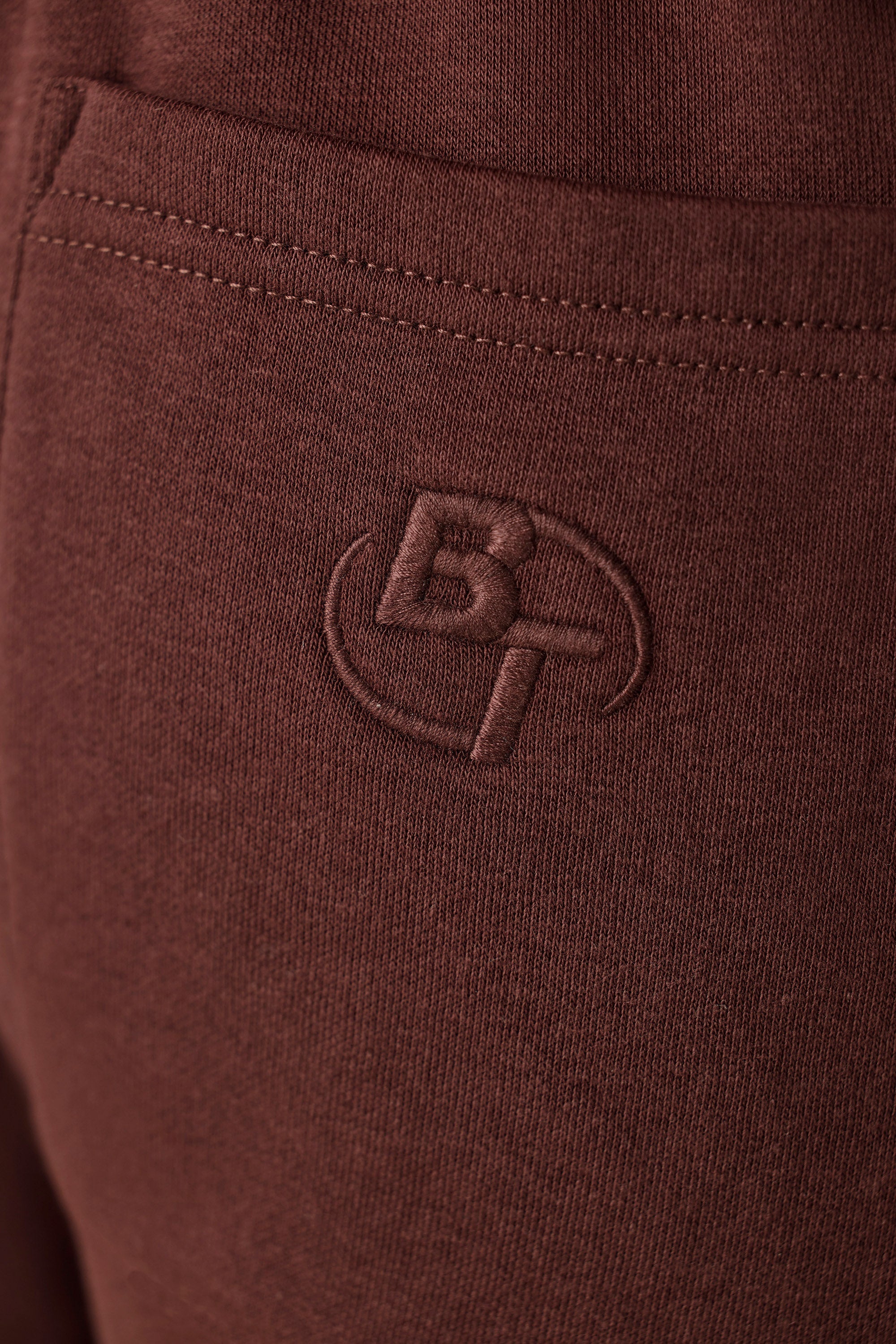 Cotton Fleece Mid-Rise Joggers in Mahogany