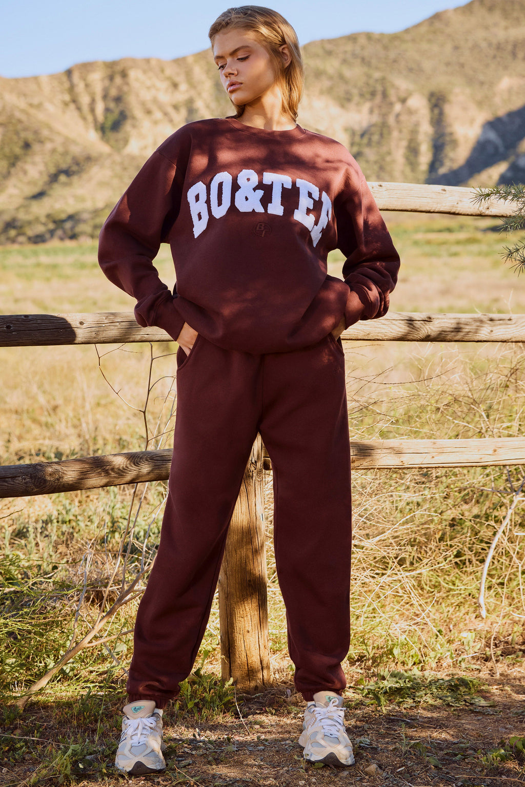Cotton Fleece Mid-Rise Joggers in Mahogany