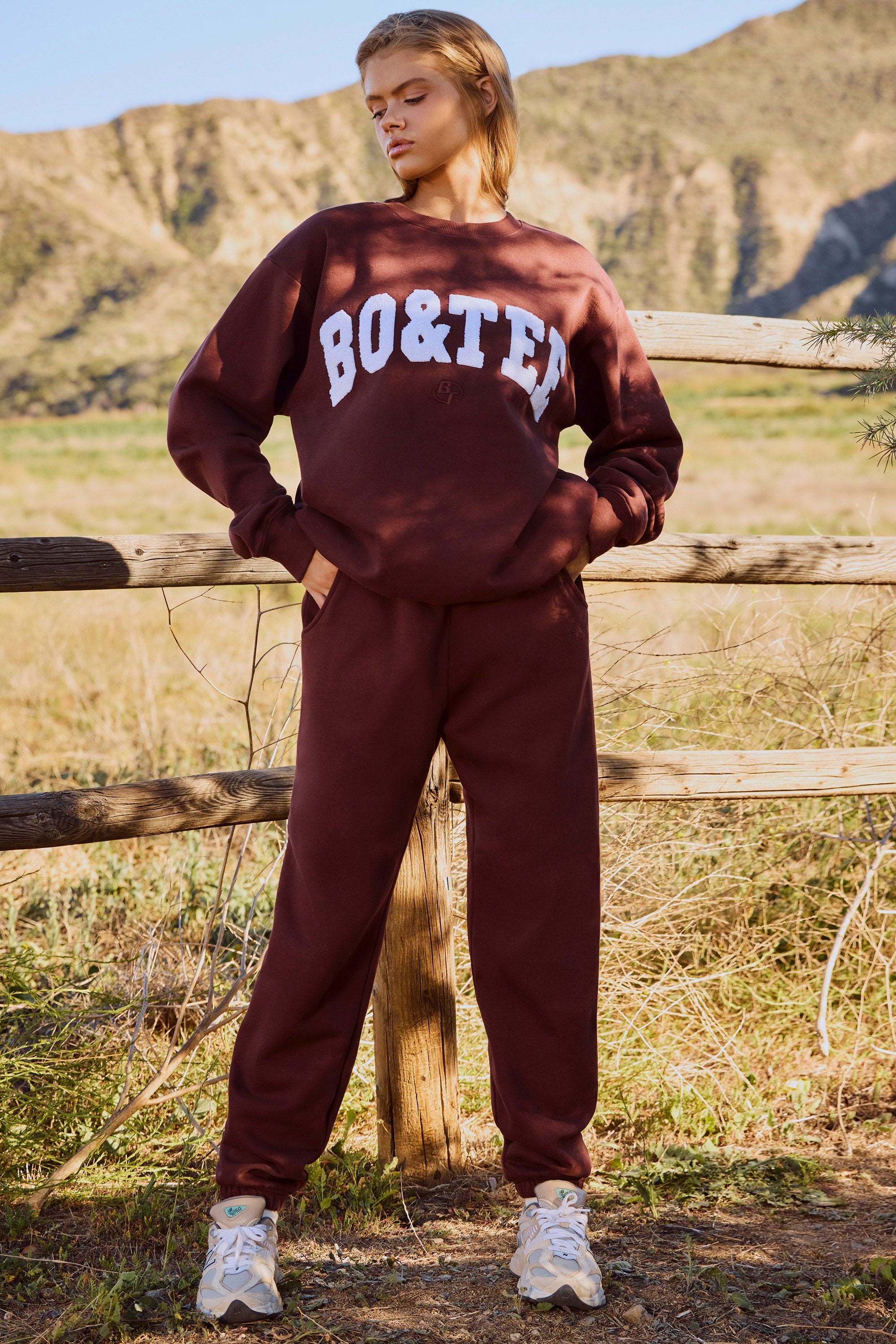 Cotton Fleece Mid-Rise Joggers in Mahogany
