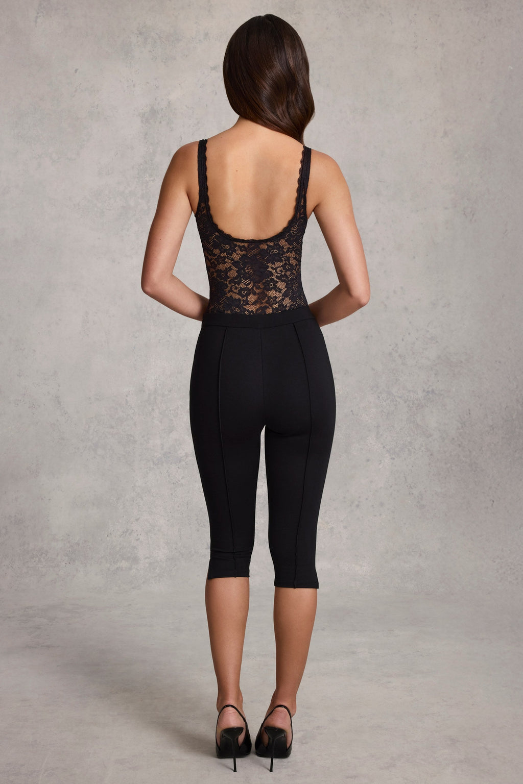 Cropped Capri Trousers in Black