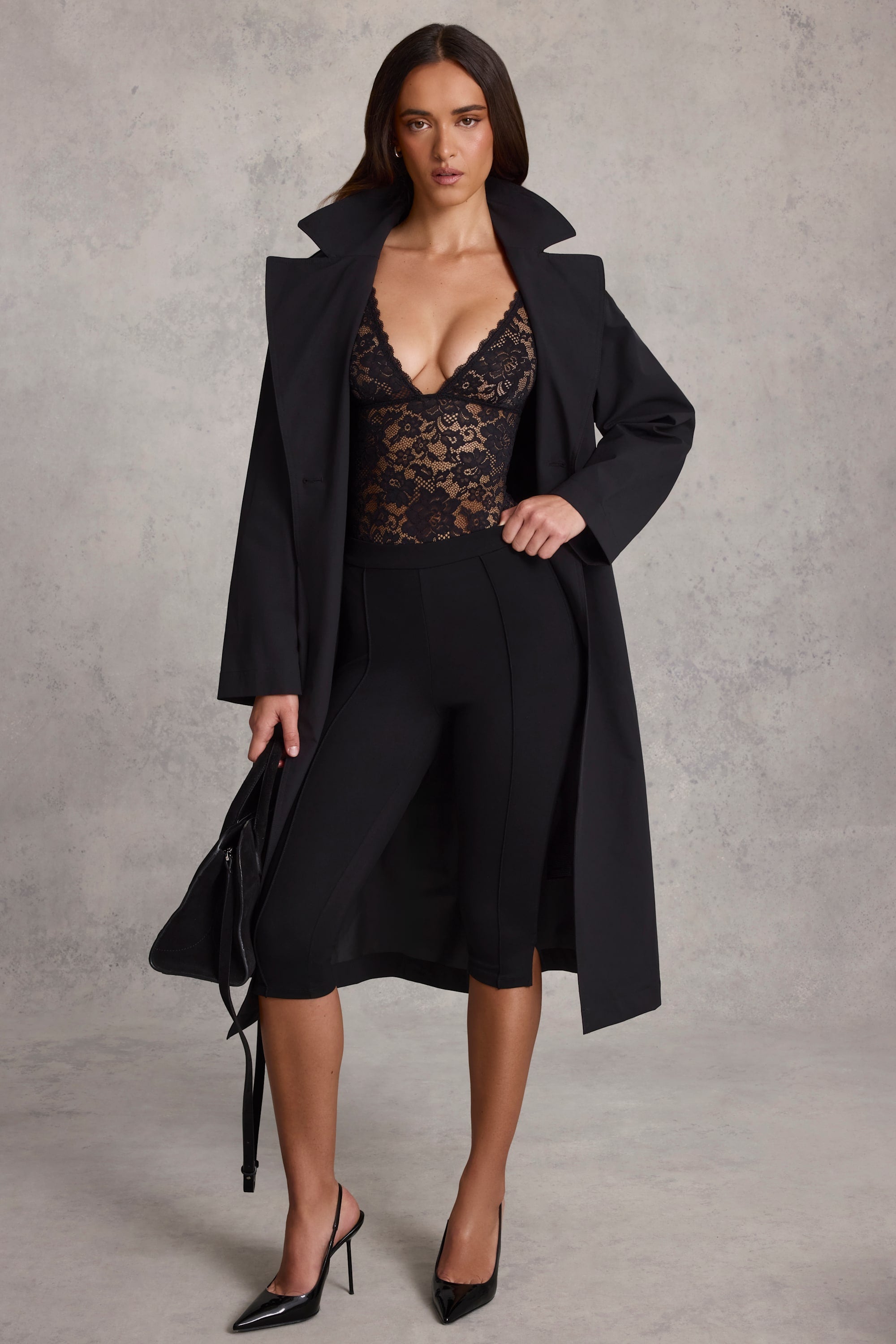 Cropped Capri Trousers in Black