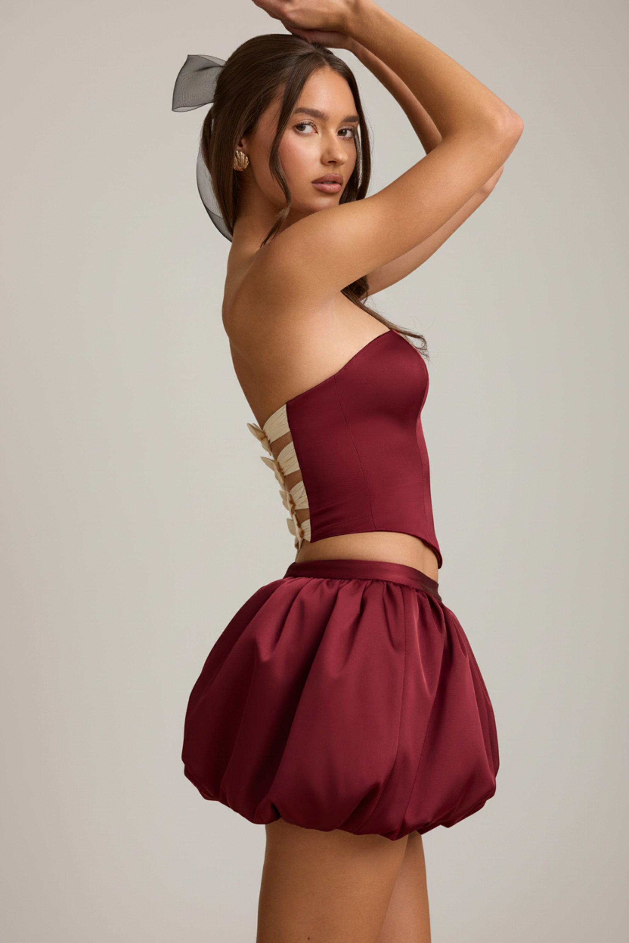 Bubble Hem Mid-Rise Mini Skirt in Wine Red